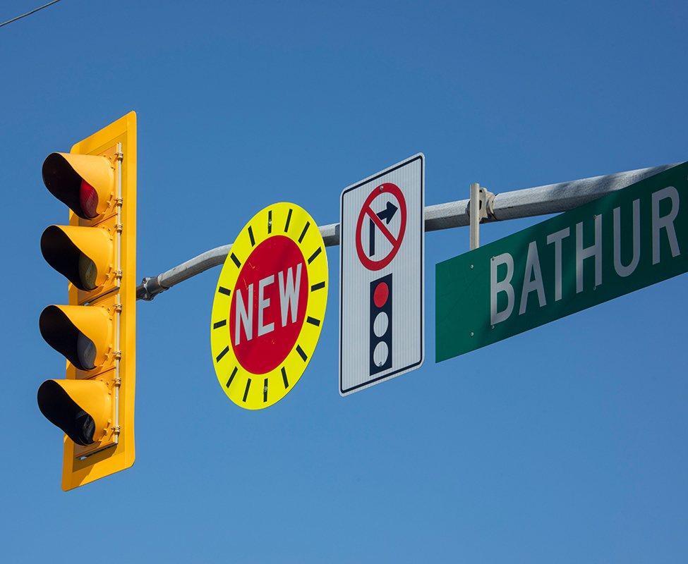 traffic signal and no right turn on red signs